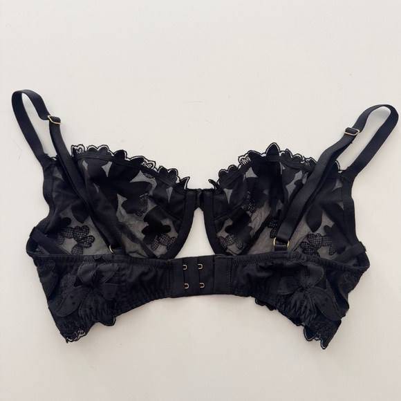Victoria’s Secret Black Lace Unlined Plunge Bra - Picture 7 of 10